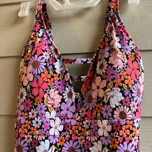 Time and Tru Floral V Strappy Front One Piece Womens Swimsuit - Picture 5 of 6